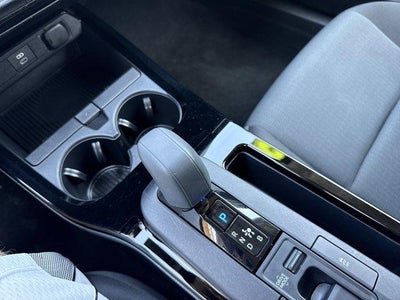 2025 Toyota Prius LE (Natl)