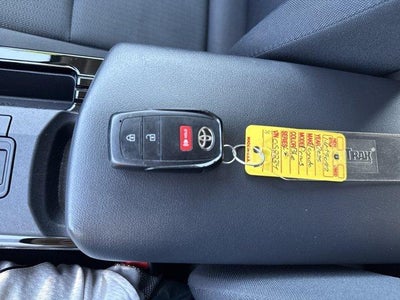 2025 Toyota Prius LE (Natl)