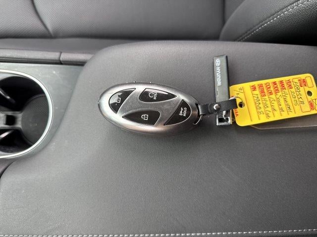 2025 Hyundai SONATA HYBRID Limited FWD