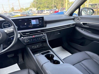 2025 Hyundai SONATA HYBRID Limited FWD
