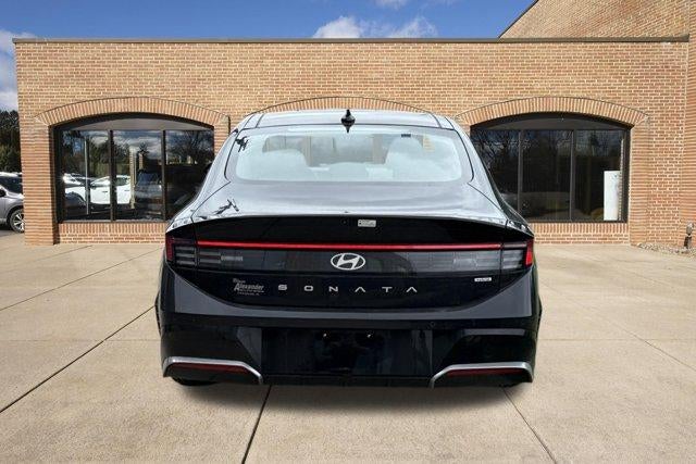 2025 Hyundai SONATA HYBRID Limited FWD