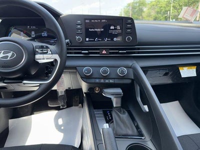 2026 Hyundai ELANTRA SE