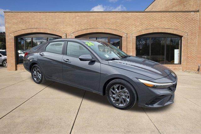 2024 Hyundai ELANTRA SEL IVT