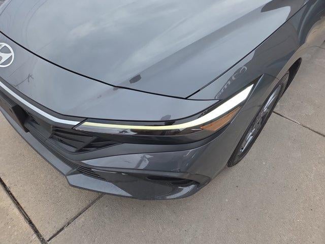 2024 Hyundai ELANTRA SEL IVT