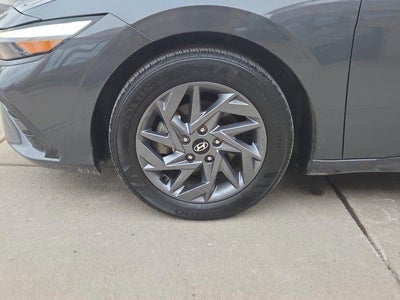 2024 Hyundai ELANTRA SEL IVT