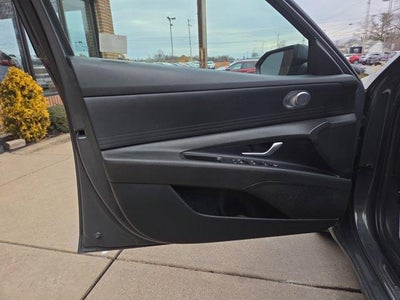 2024 Hyundai ELANTRA SEL IVT