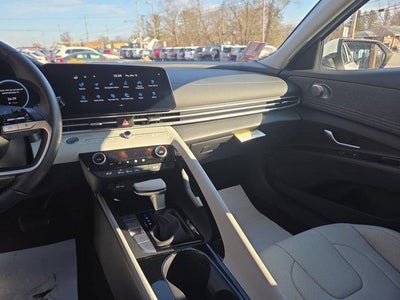 2023 Hyundai ELANTRA HYBRID Limited DCT