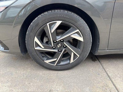 2024 Hyundai ELANTRA Limited IVT