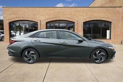 2024 Hyundai ELANTRA Limited IVT