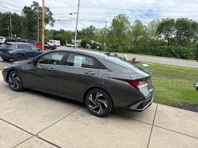 2024 Hyundai ELANTRA Limited IVT