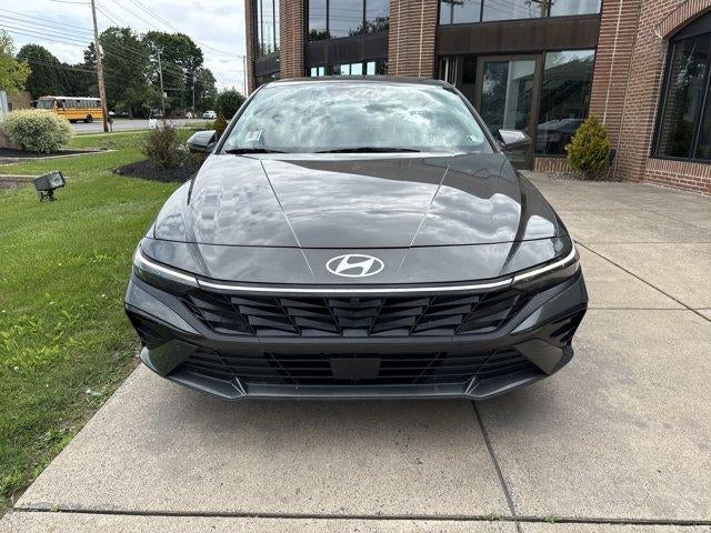 2024 Hyundai ELANTRA Limited IVT