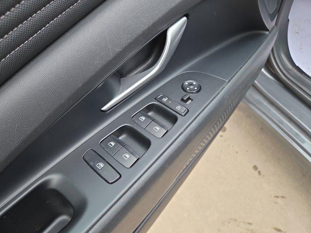 2025 Hyundai ELANTRA SEL Convenience IVT