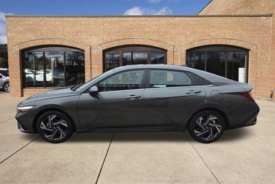 2025 Hyundai ELANTRA SEL Convenience IVT