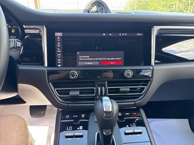2025 Porsche Macan Base - Photo 28