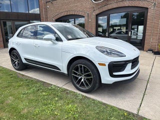 2025 Porsche Macan AWD