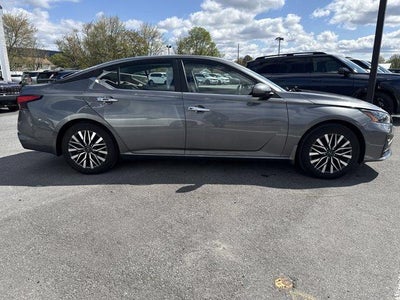 2023 Nissan Altima 2.5 SV Sedan