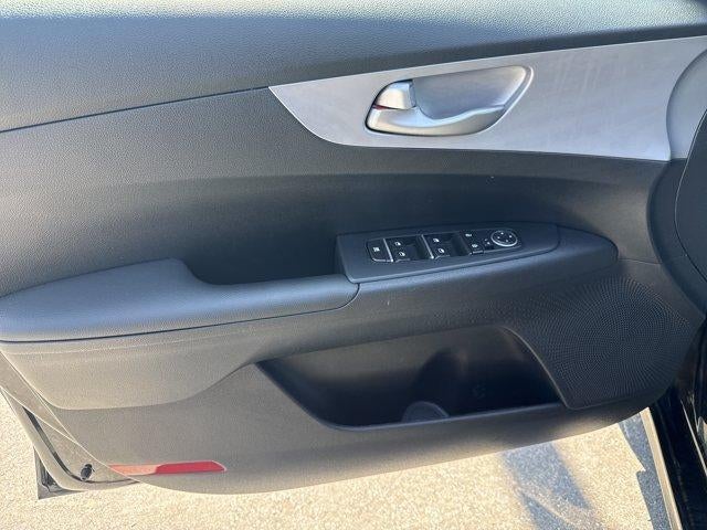 2024 Kia Forte LXS IVT