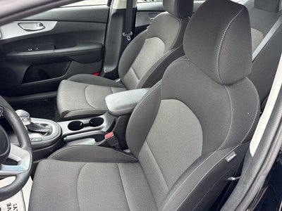 2023 Kia Forte LXS IVT