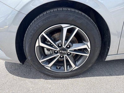 2024 Kia Forte LXS IVT