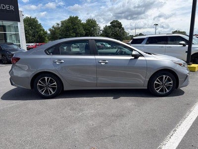 2024 Kia Forte LXS IVT