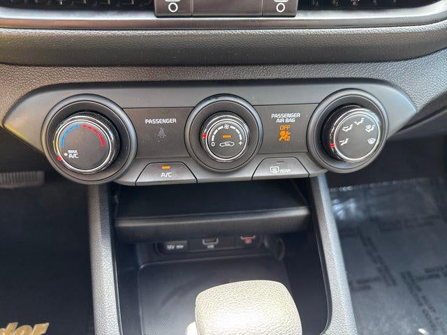 2024 Kia Forte LXS IVT