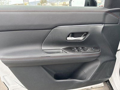 2025 Nissan Kicks SR AWD