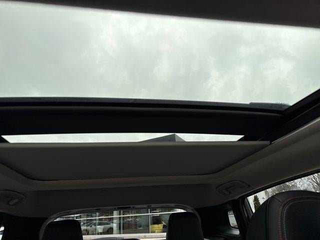 2025 Nissan Kicks SR AWD