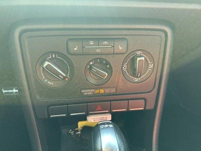 2012 Volkswagen Beetle 2dr Cpe DSG 2.0T Turbo