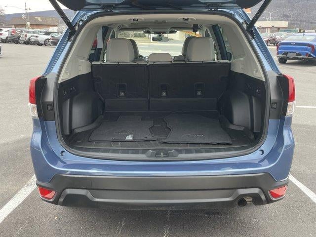 2022 Subaru Forester Premium CVT