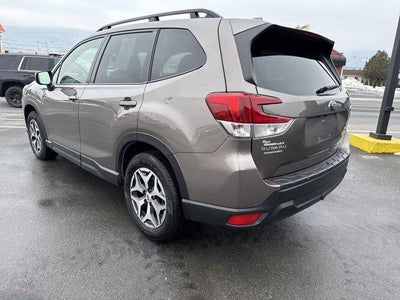 2022 Subaru Forester Premium CVT