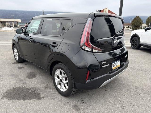 2023 Kia Soul LX IVT