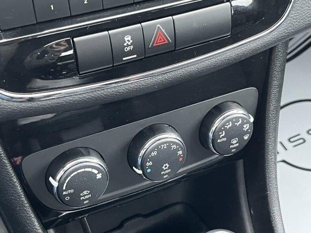 2013 Chrysler 200 4dr Sdn Touring