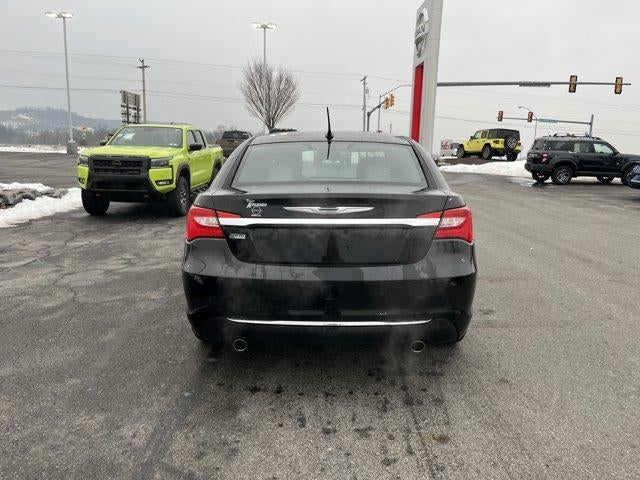 2013 Chrysler 200 4dr Sdn Touring