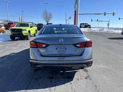 2022 Nissan Altima 2.5 SV Sedan