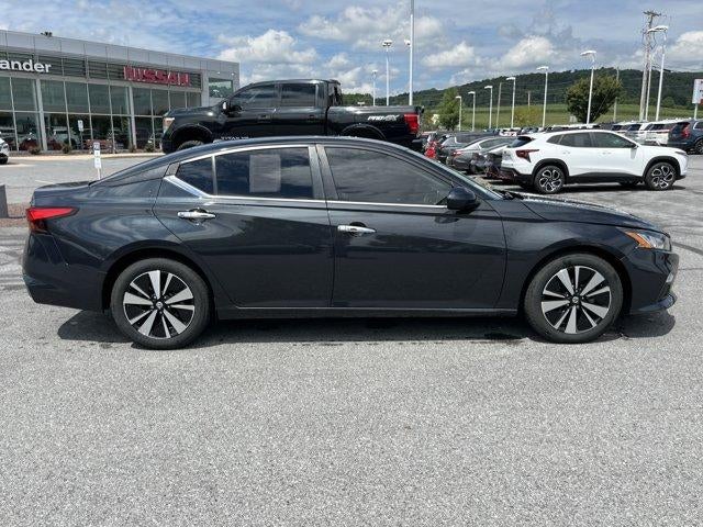 2022 Nissan Altima 2.5 SV Sedan