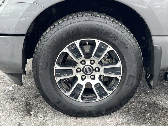 2024 Nissan Titan 4x4 Crew Cab SV