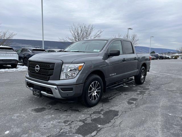 2024 Nissan Titan 4x4 Crew Cab SV