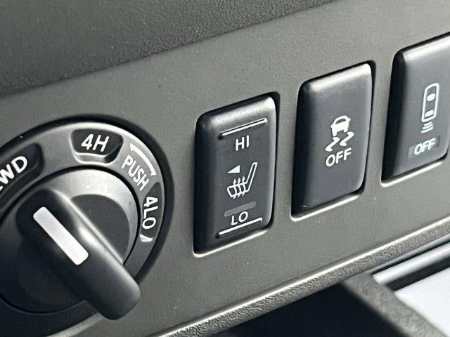 2016 Nissan Frontier 4WD King Cab Auto SV