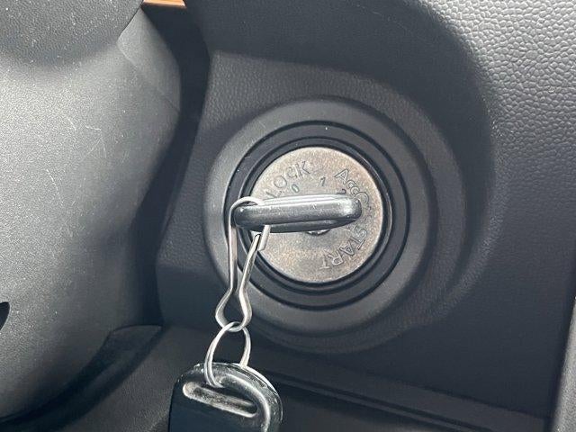 2016 Nissan Frontier 4WD King Cab Auto SV