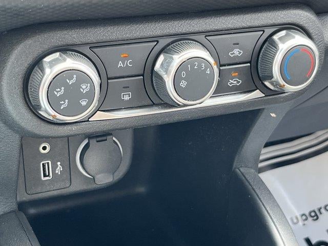 2022 Nissan Kicks S FWD