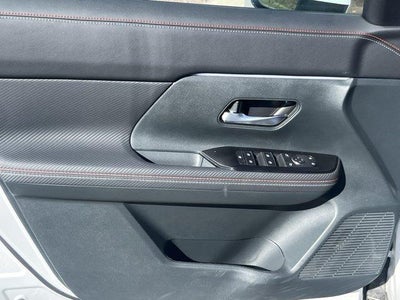 2025 Nissan Kicks SR AWD