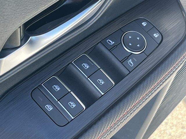 2025 Nissan Kicks SR AWD