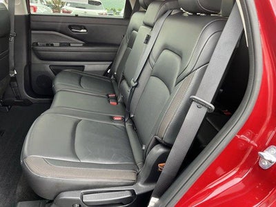 2023 Nissan Pathfinder SL 4WD