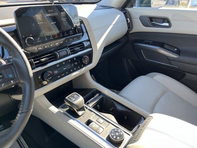 2023 Nissan Pathfinder SL 4WD