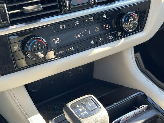 2023 Nissan Pathfinder SL 4WD