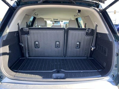 2023 Nissan Pathfinder SL 4WD