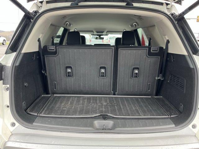 2023 Nissan Pathfinder SL 4WD