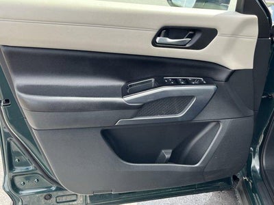 2023 Nissan Pathfinder SL 4WD