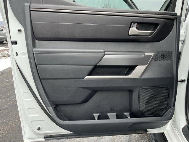 2023 Toyota Tundra 4WD 4WD SR5 CrewMax 5.5' Bed (SE)