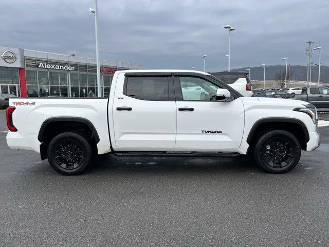 2023 Toyota Tundra 4WD 4WD SR5 CrewMax 5.5' Bed (SE)